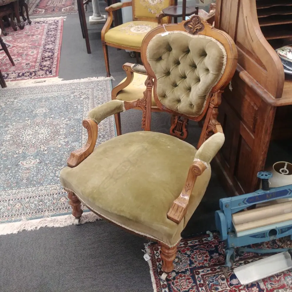 GREEN UPHOLSTERED ARM CHAIR  Image 1++