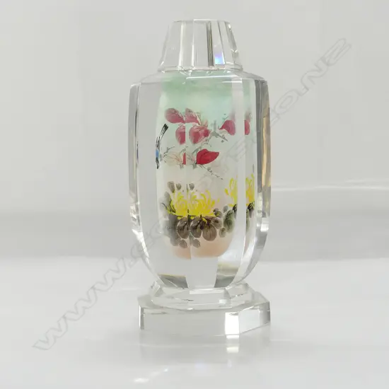 CHINESE HEAVY GLASS FACETED VASE INTERNAL PAINTED