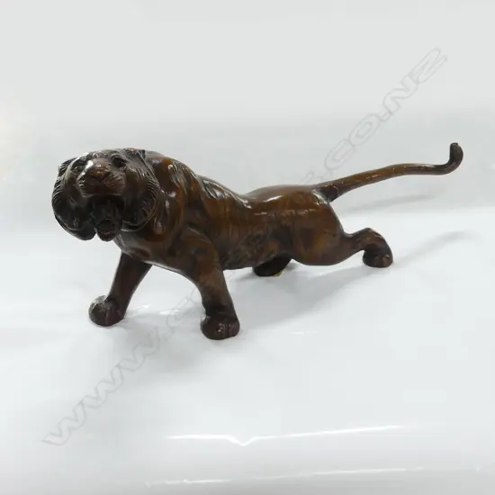 OLD JAPANESE BRONZED SNARLING TIGER