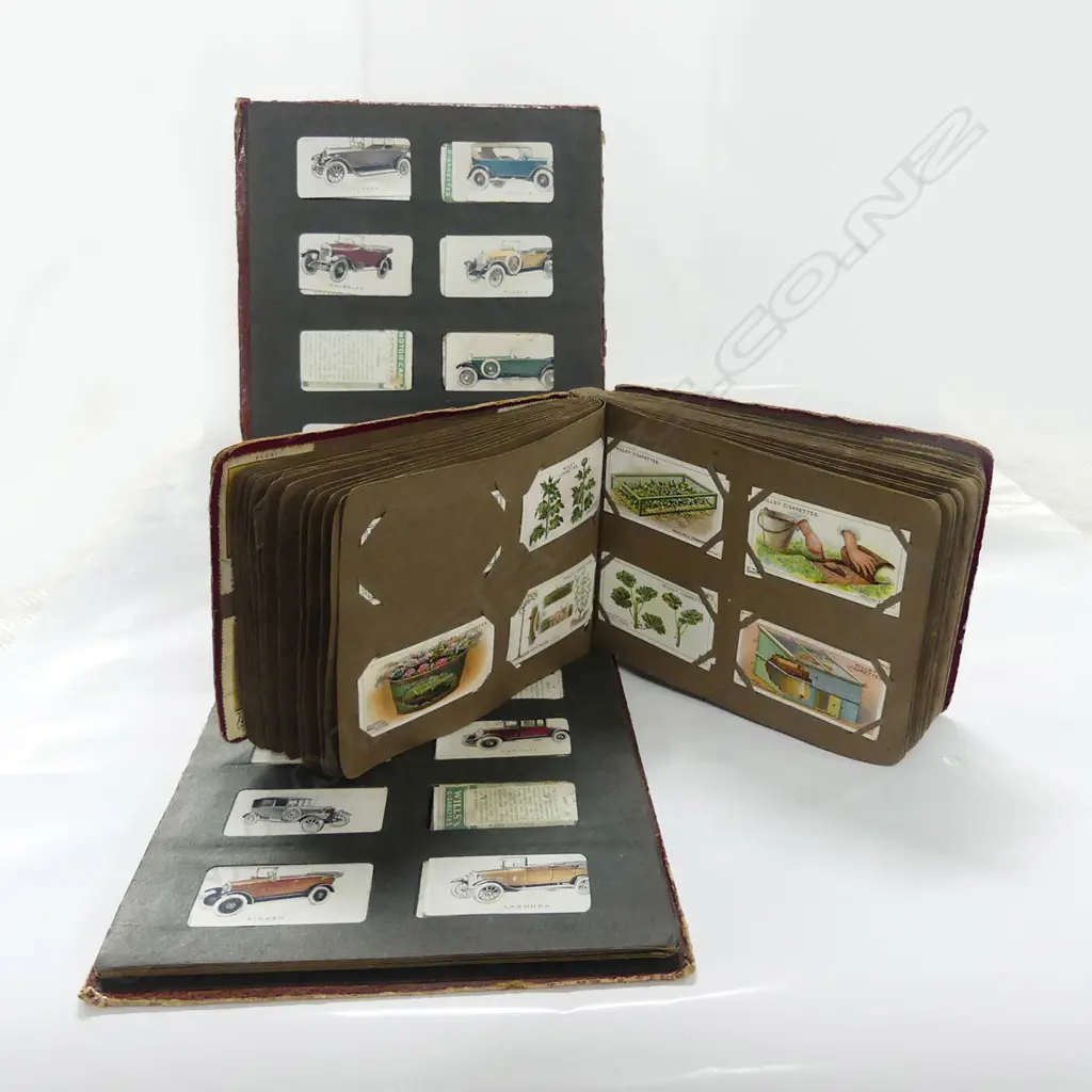 2 VINTAGE CIGARETTE CARD ALBUMS + CARDS Image 1++