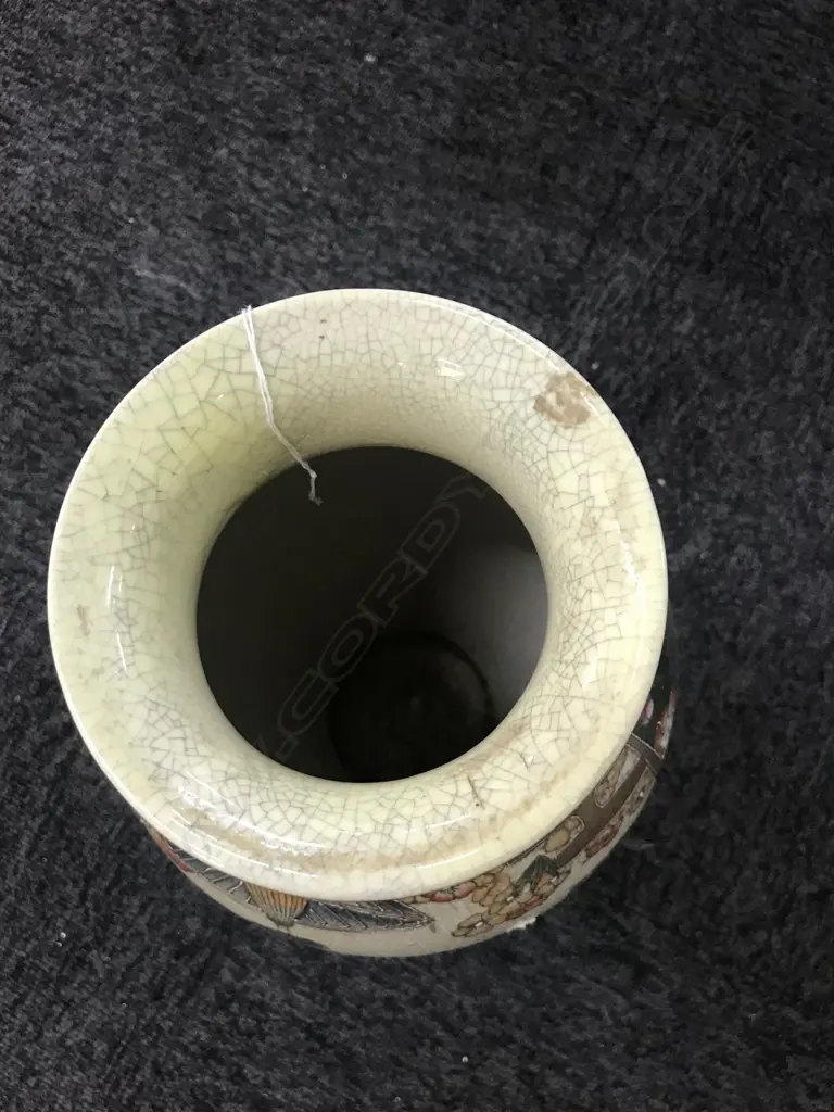 LGE JAPANESE SATSUMA VASE WOMAN FLORALS GILT Image 1++