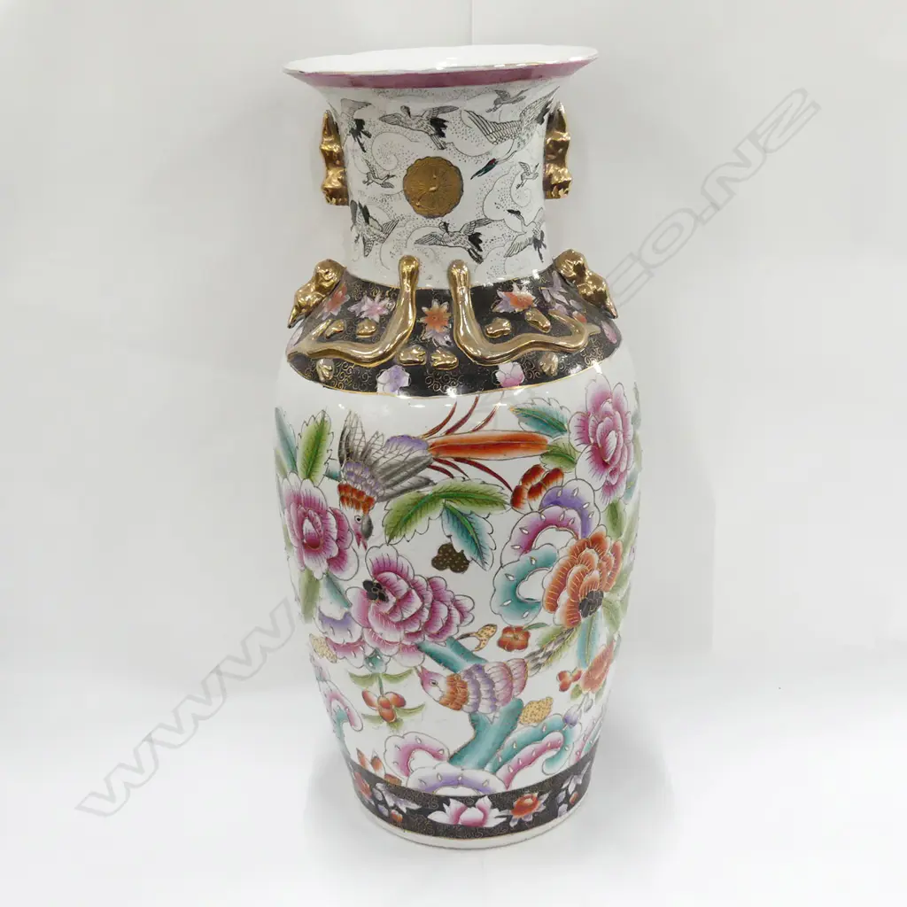 LGE CHINESE CERAMIC VASE EXOTIC BIRDS + FLORALS Image 1++