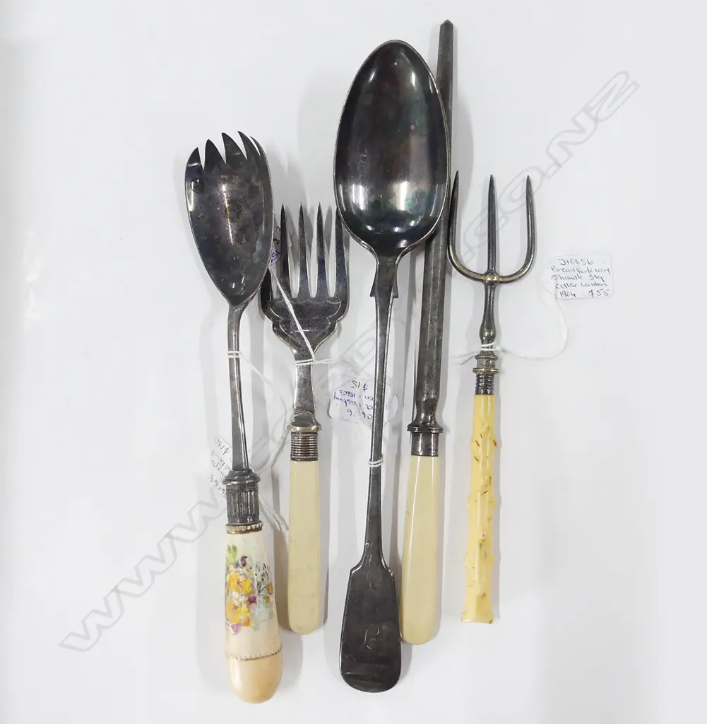 5 OLD SERVING UTENSILS Image 1++
