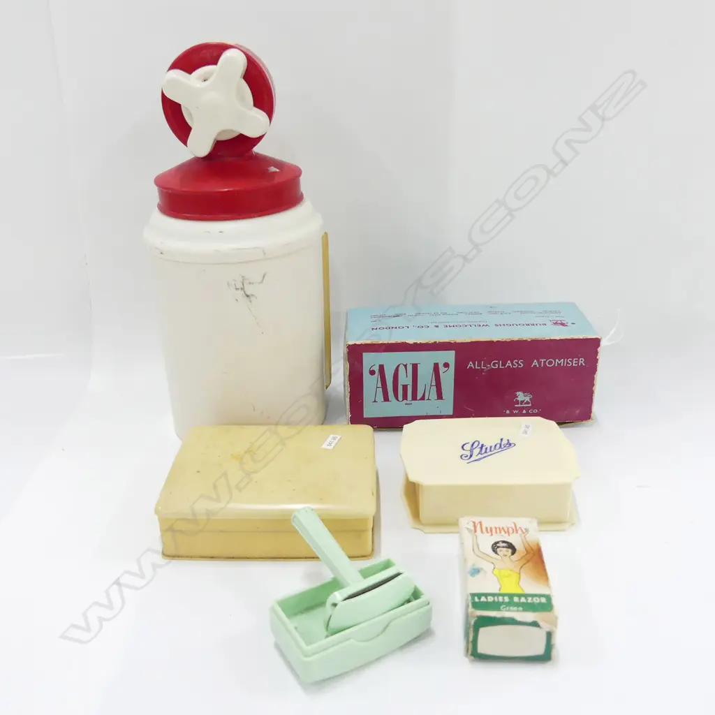 4 PLASTIC COLLECTIBLES + ATOMISER  Image 1++