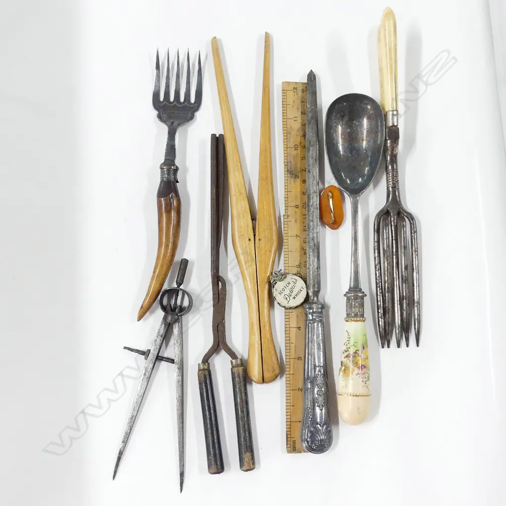 ASST COOKING UTENSILS, CURLING TONGS ETC Image 1++