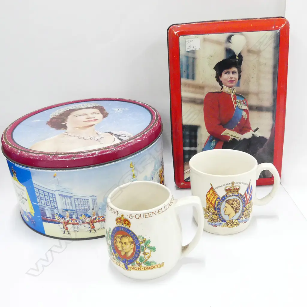 2 OLD QEII CAKE TINS + 2 MUGS 1AF Image 1++