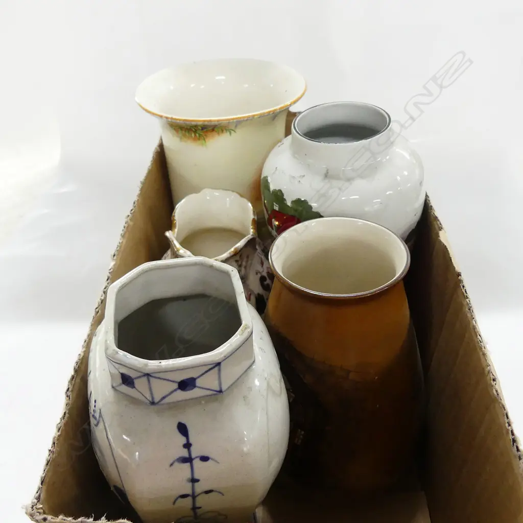 5 OLD VASES: 1 DUTCH DELFT TYPE, TUNSTALL ETC Image 1++