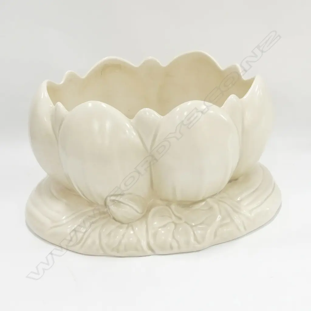 CLARICE CLIFF PALE TAN VASE Image 1++