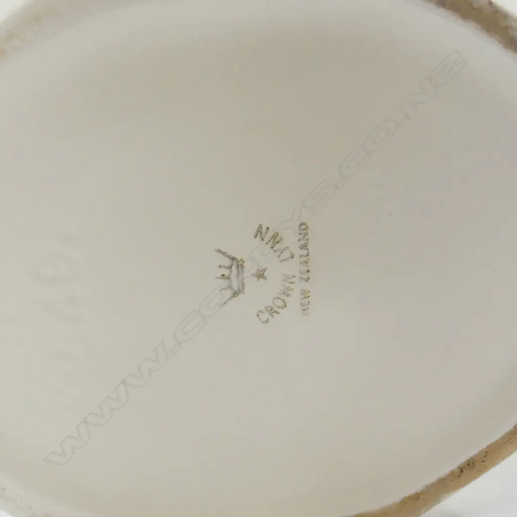 CROWN LYNN WHITE VASE Image 1++