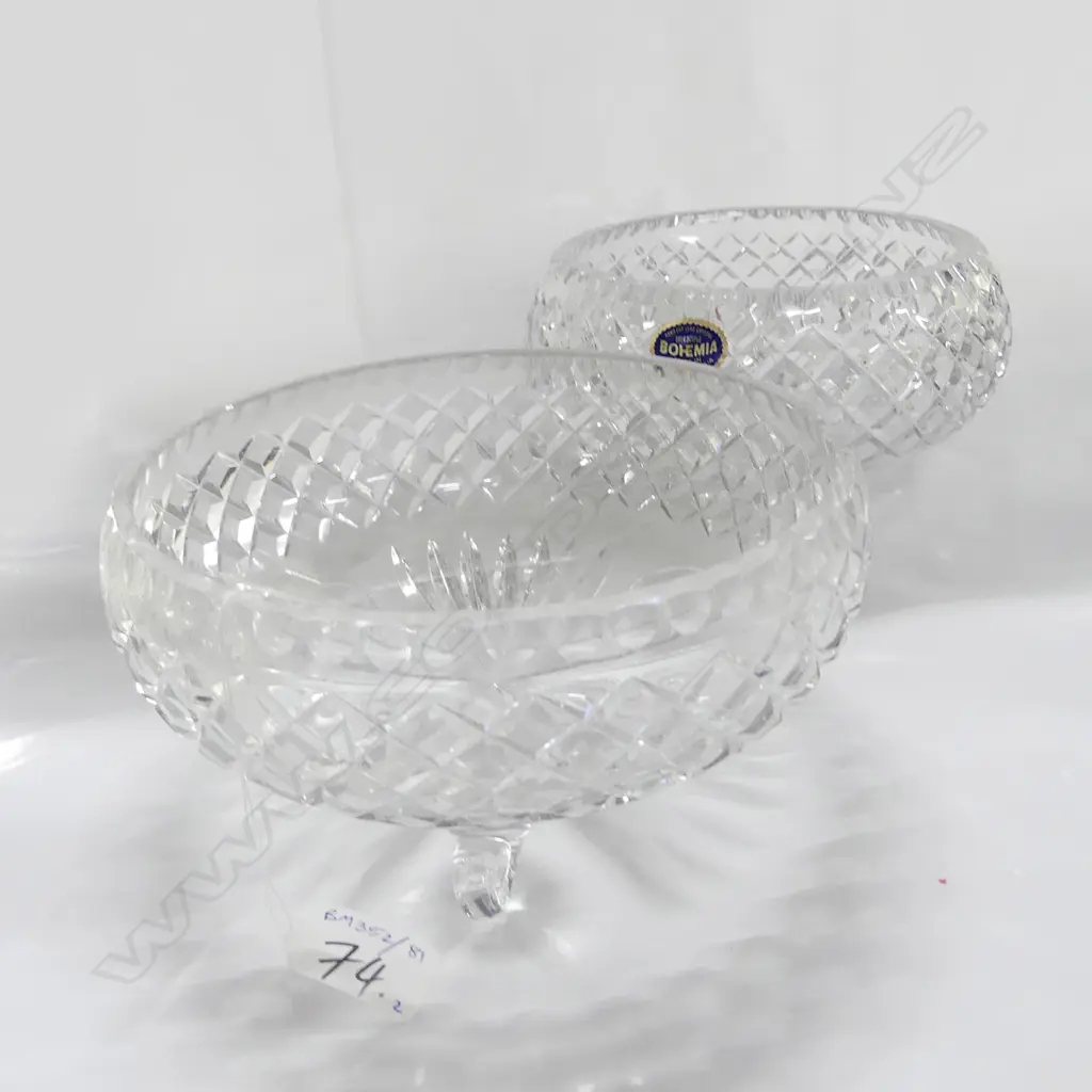 2 CRYSTAL BOWLS  Image 1++