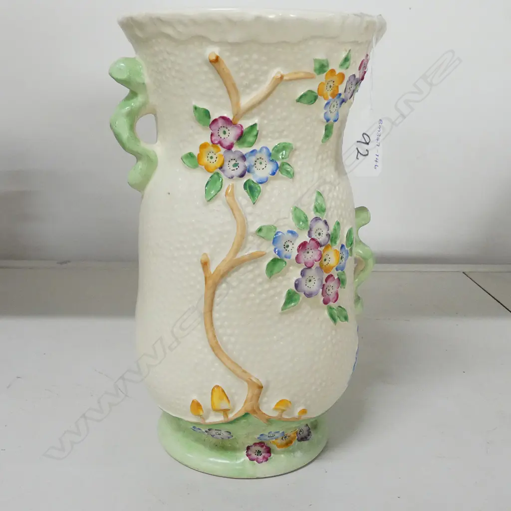 CROWN DEVON VASE BLOSSOMS IN RELIEF Image 1++