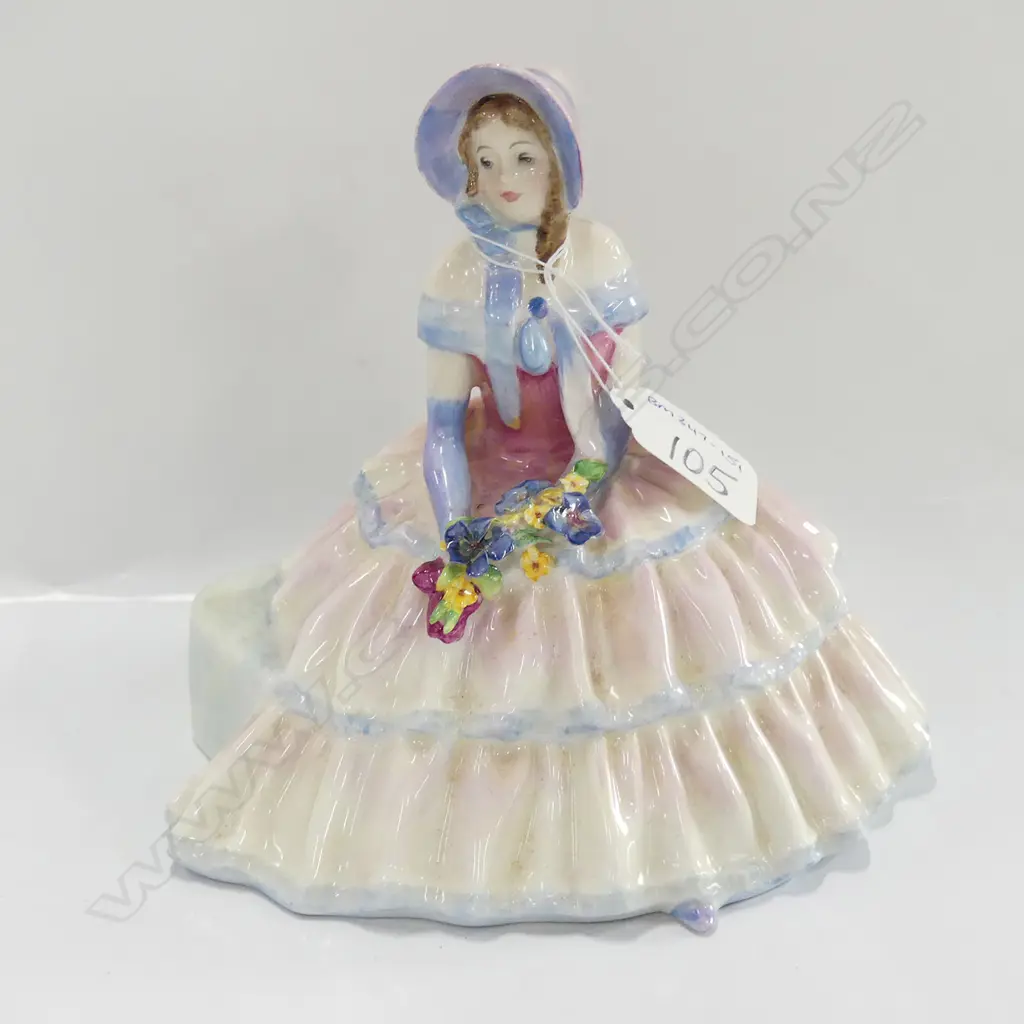 ROYAL DOULTON FIGURE 'DAYDREAMS' Image 1++