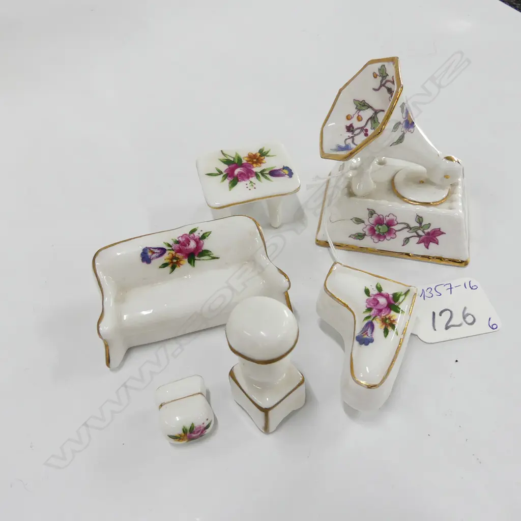 6 HAMERSLEY? MINIATURE PCES: GRAMOPHONE ETC Image 1++