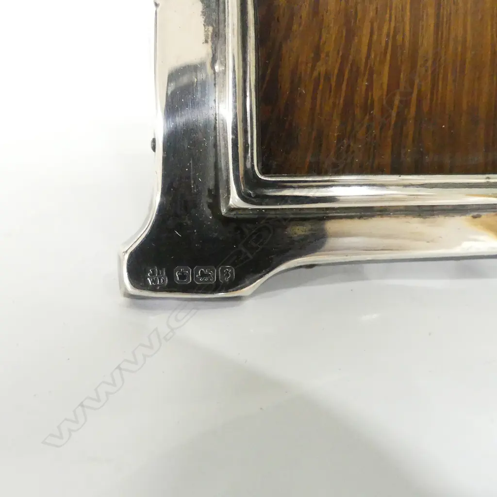 EDW SMALL SILVER PHOTO FRAME W CALENDAR, MAHOG. BACK Image 1++