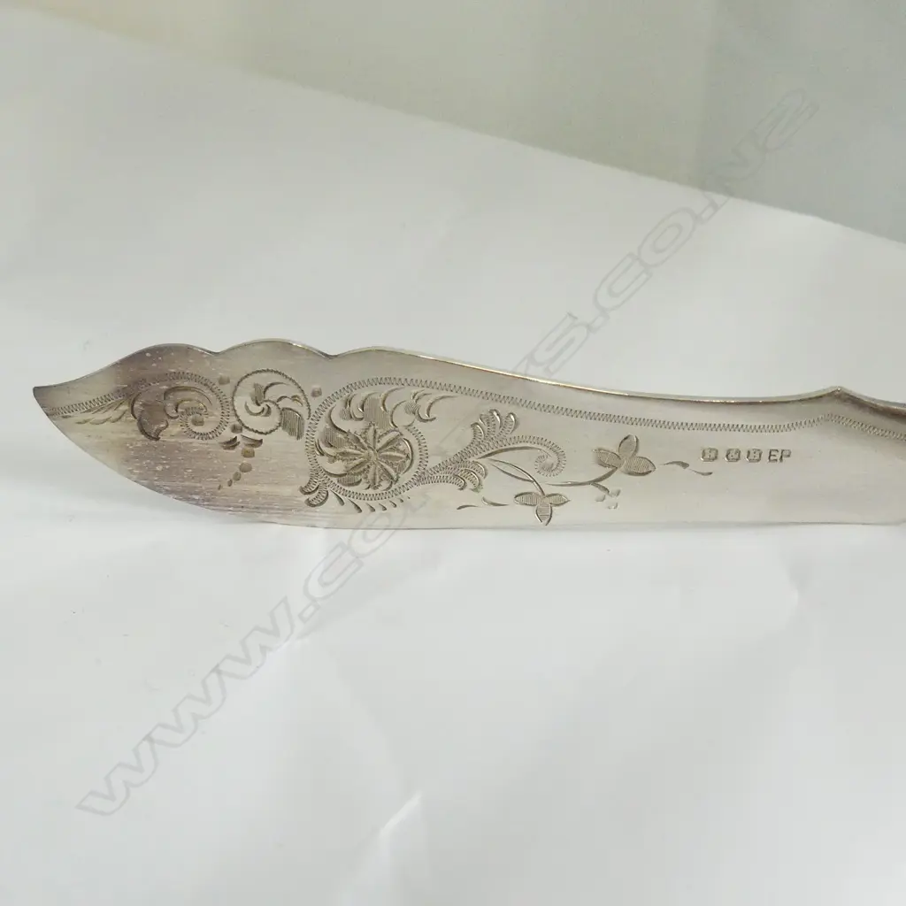 (17640) C1900 S/PLATE FISH SERVICE WALNUT CASE Image 1++