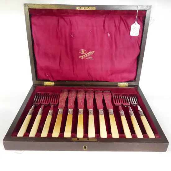 (17640) C1900 S/PLATE FISH SERVICE WALNUT CASE