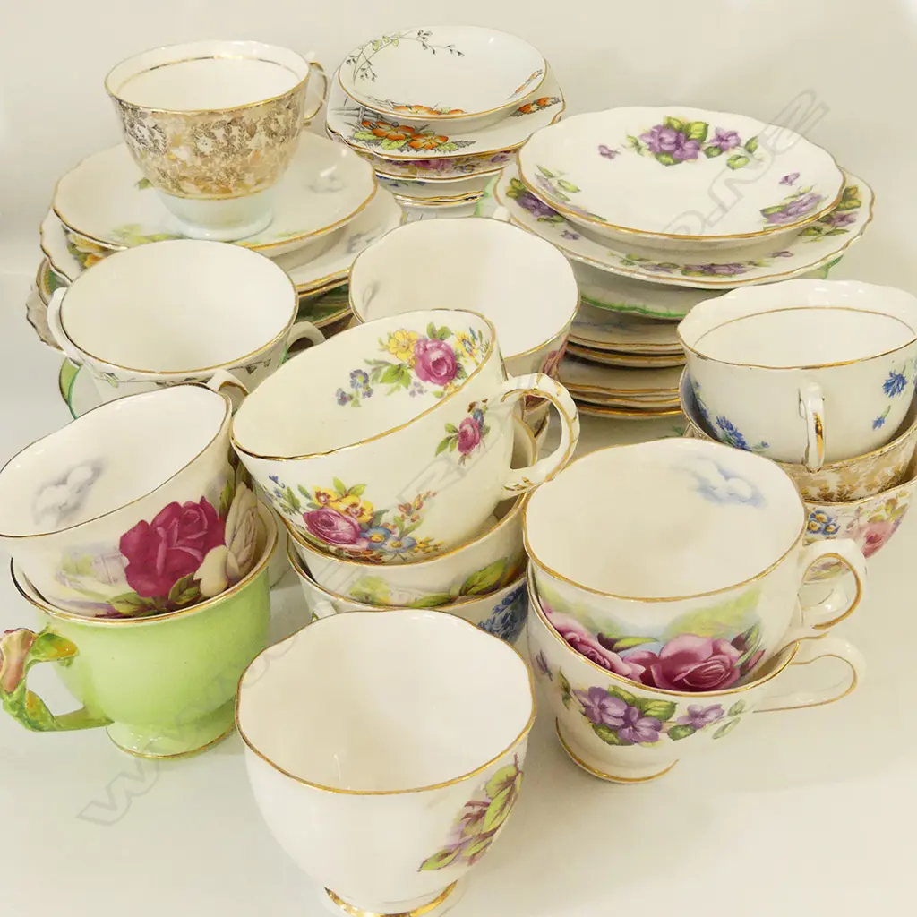 COLLECTION 18 CHINA TRIOS Image 1++