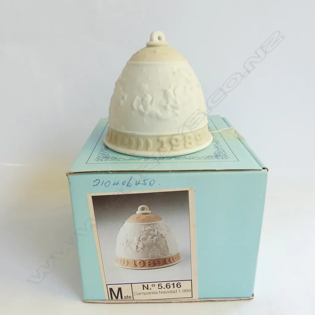 1989 LLADRO BELL BOXED Image 1++