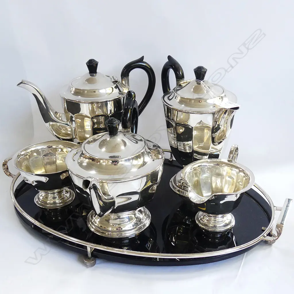 EP TEA/COFFEE SET ON VITROLITE TRAY Image 1++