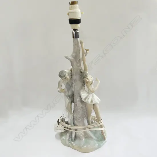 LLADRO TABLE LAMP - REPAIRED 
