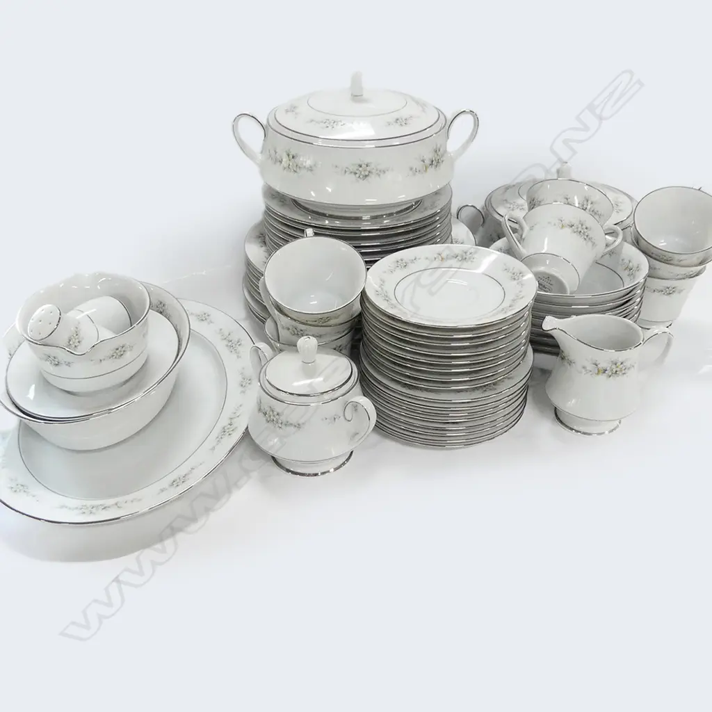 LARGE NORITAKE DINNER SERVICE Image 1++
