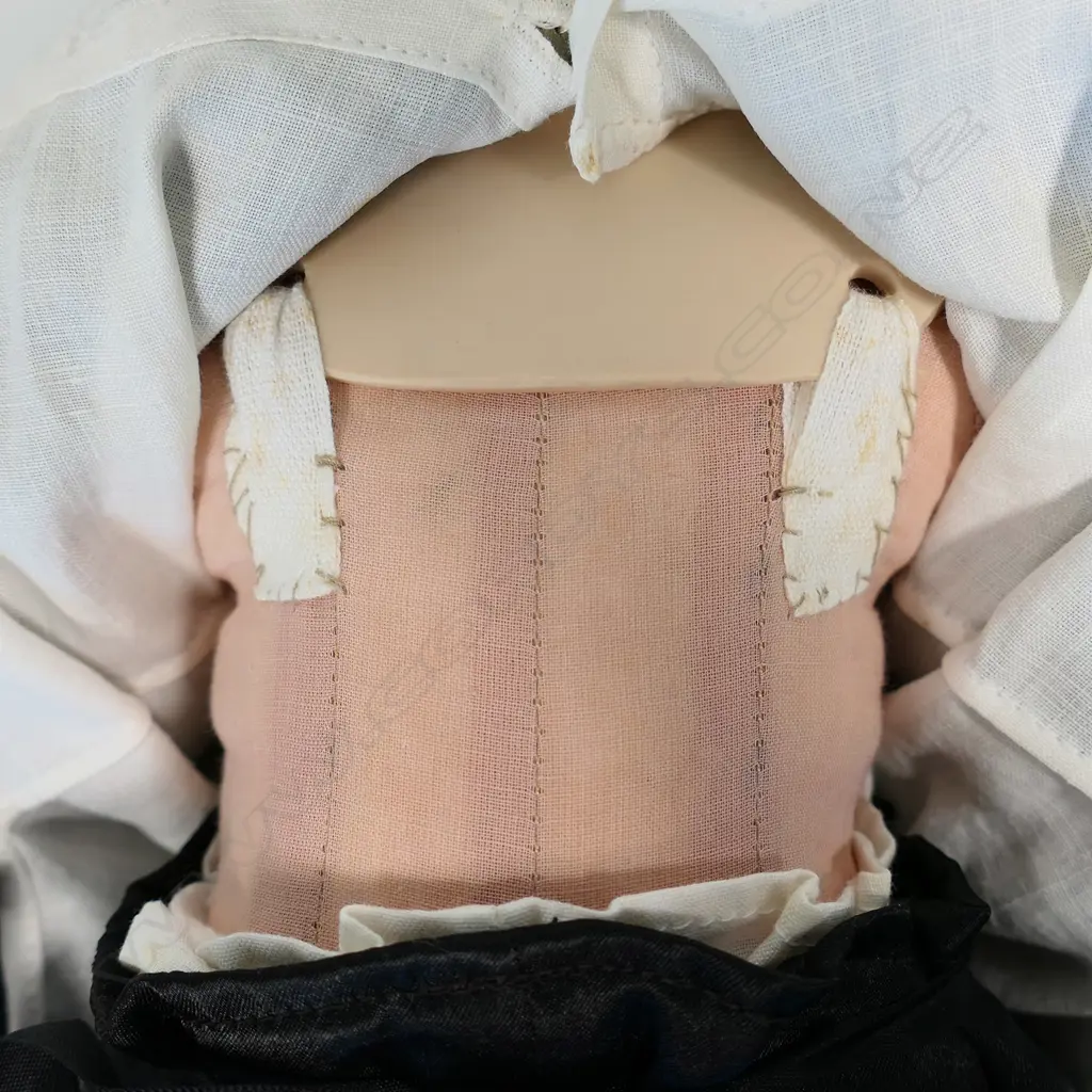 JENNIFER ESTEBAN 'SU-LIN' PORCELAIN 20" DOLL... Image 1++