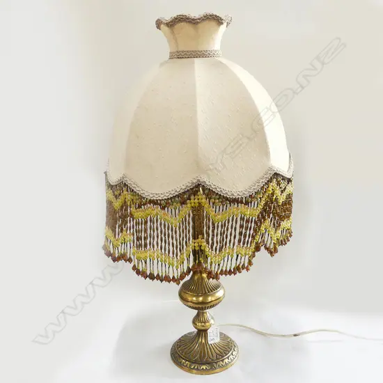 BRASS TABLE LAMP WITH BEADED SHADE