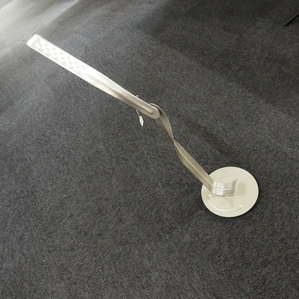 HERMAN MILLER LEAF TABLE LAMP Image 1++