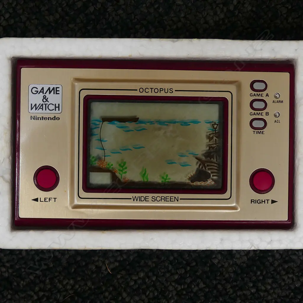 VINTAGE NINTENDO GAME & WATCH + ASST VIEWMASTER +SUPER 8 CARTOONS Image 1++