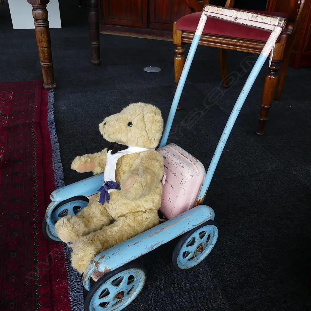 VINTAGE MOBO MAGIC TIN PUSHCHAIR + TEDDYBEAR  Image 1++