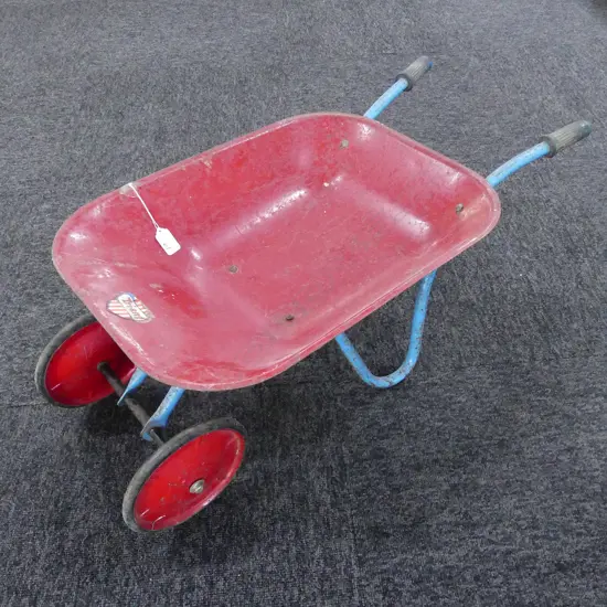 TRI-ANG CHILD'S VINTAGE TIN WHEELBARROW