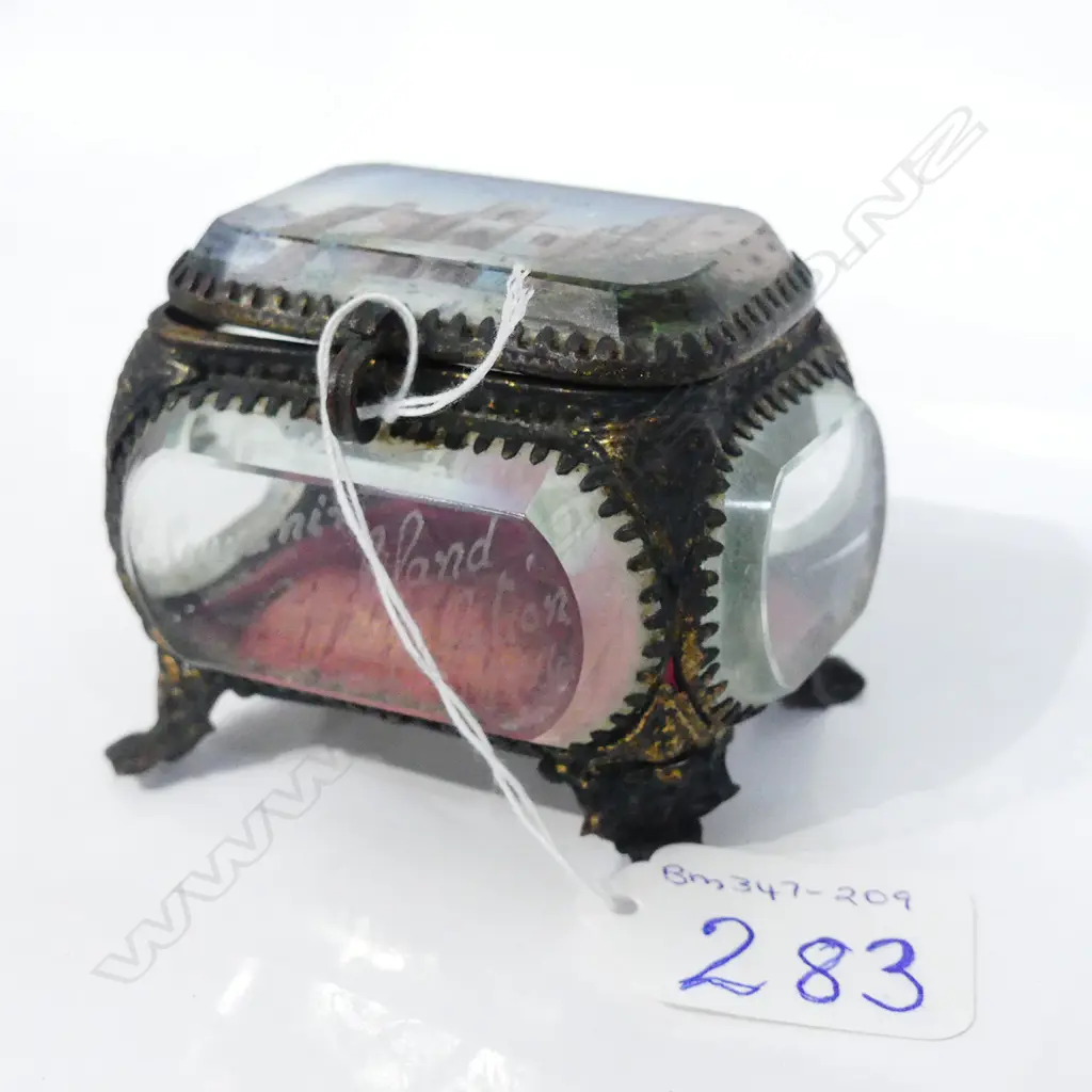1913 AUCKLAND EXHIBITION SOUVENIR JEWELLERY BOX Image 1++