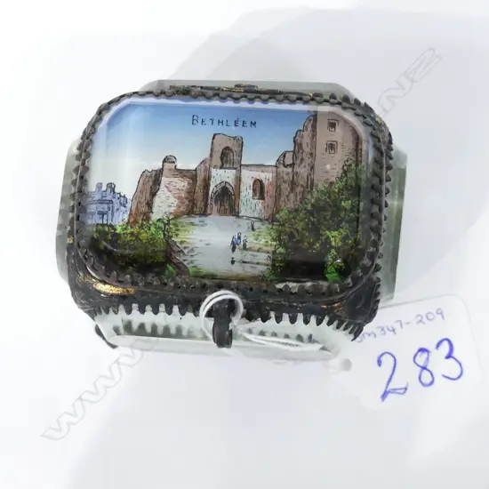 1913 AUCKLAND EXHIBITION SOUVENIR JEWELLERY BOX