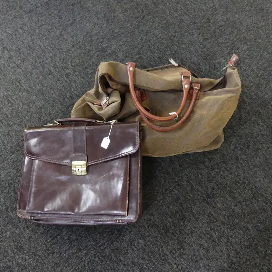 CITTA DESIGN BAG AND CONTENTS, LEATHER COLLEZONE SATCHEL