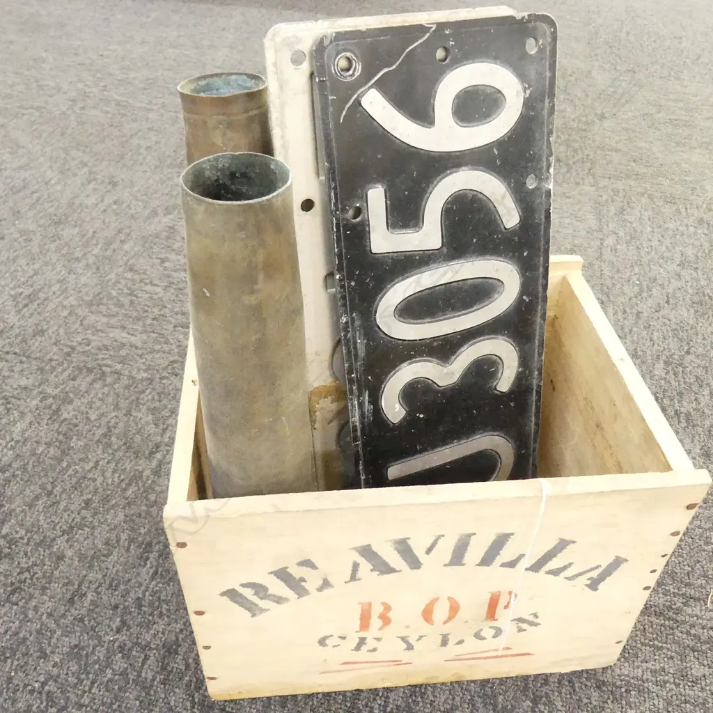 WOOD TEA BOX W/ AMMO CASINGS + LICENSE PLATES Image 1++