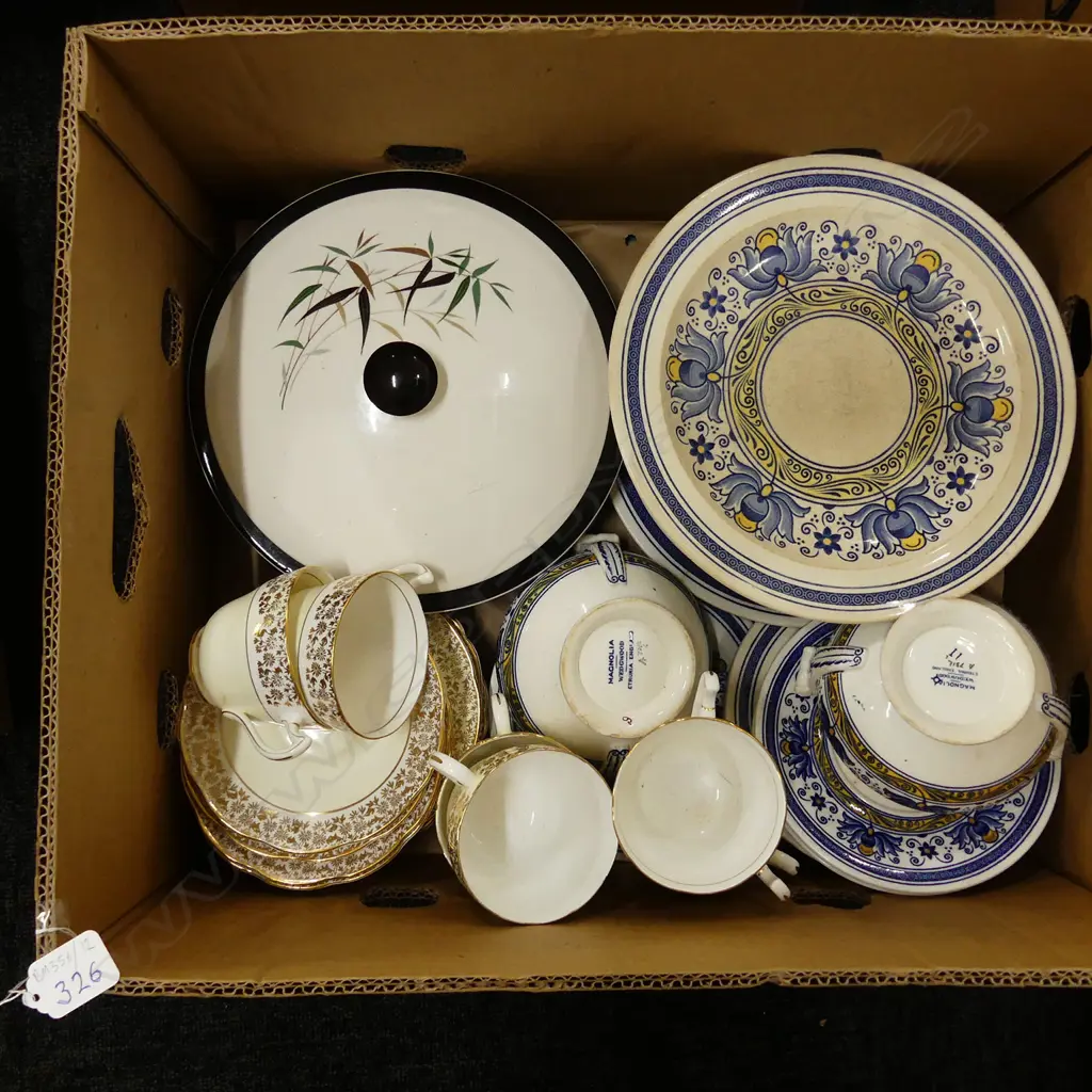 BOX W/W PRT DINNER SERVICE + ADDERLEY DINNER SERVICE + DOULTON TUREEN Image 1++