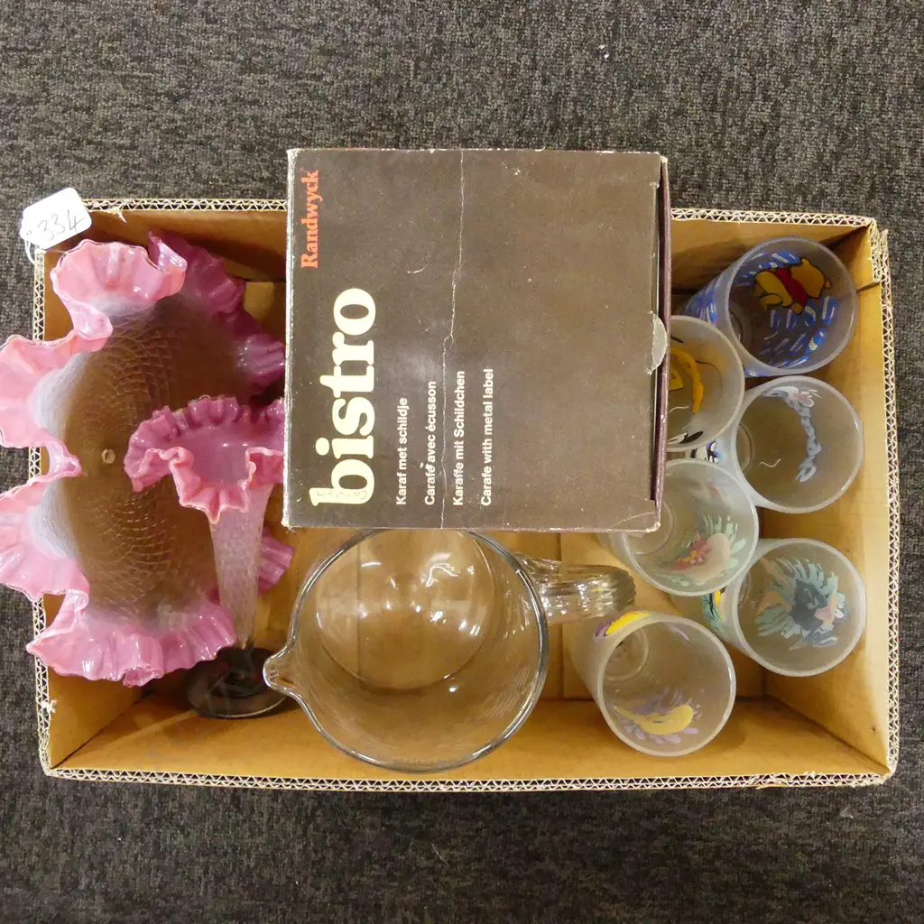 BOX OF GLASSWARE  Image 1++