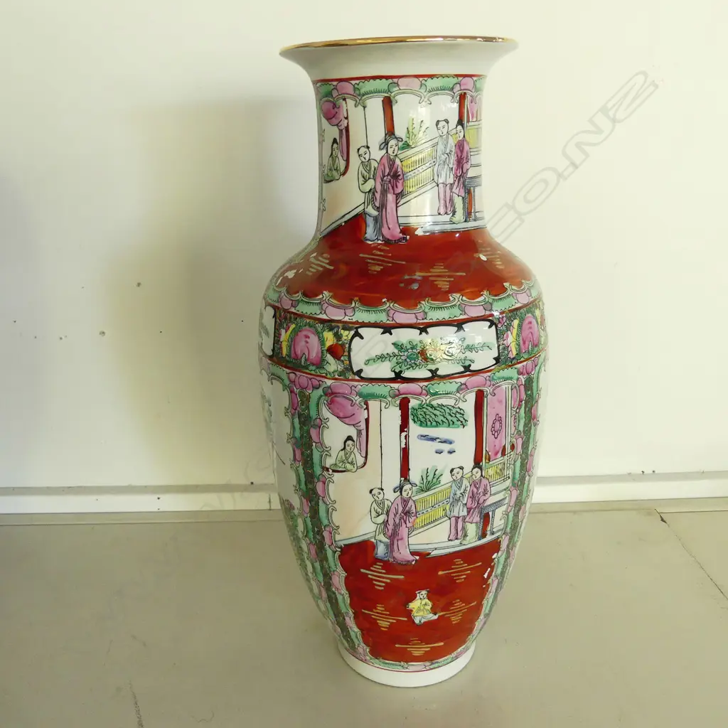LGE CHINESE PORCELAIN VASE FAMILLE ROSE Image 1++