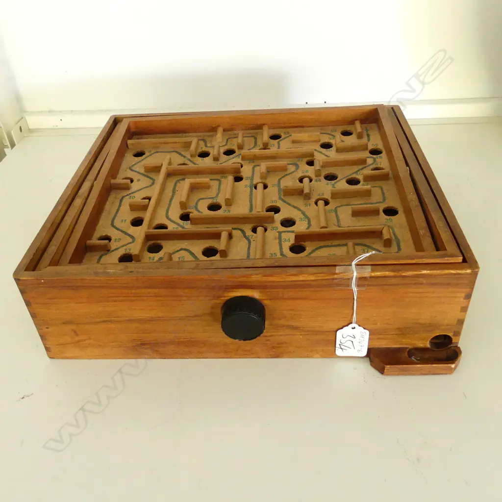 VINTAGE ROLLER BALL GAME Image 1++