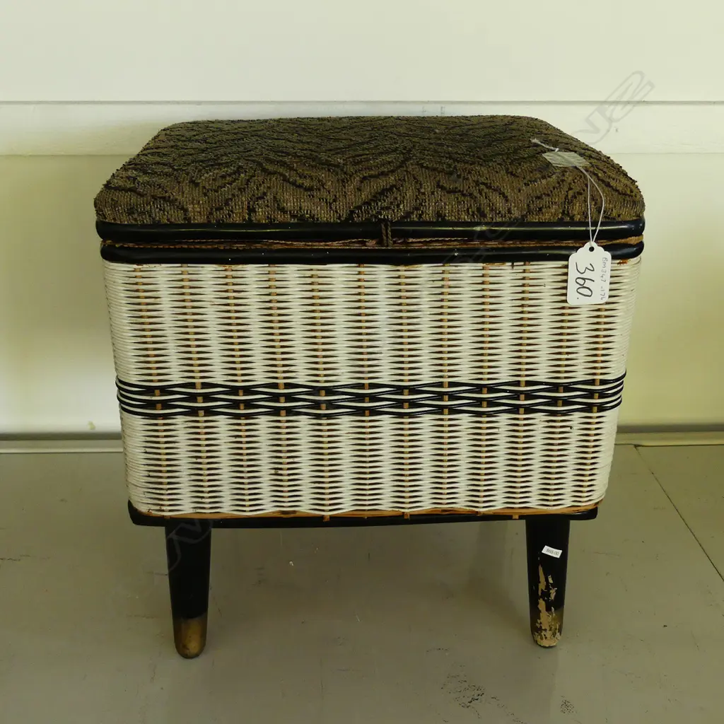 VINTAGE CANE & FABRIC SEWING BOX Image 1++