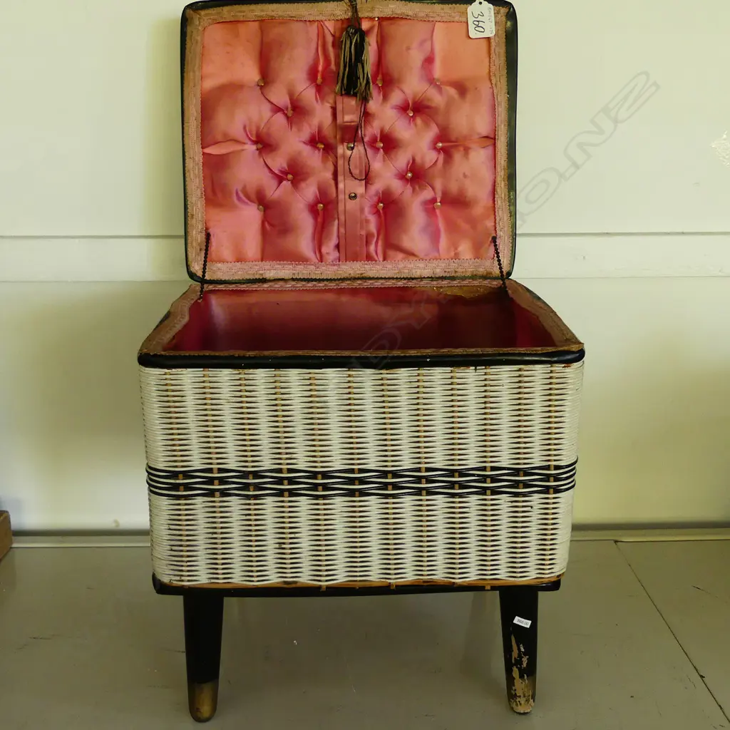 VINTAGE CANE & FABRIC SEWING BOX Image 1++