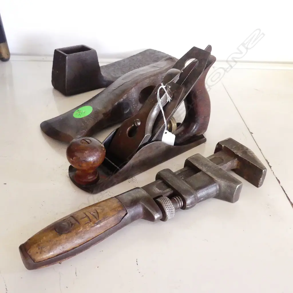 4 VINTAGE TOOLS: WRENCH, PLANE, 2 IRON HEADS Image 1++