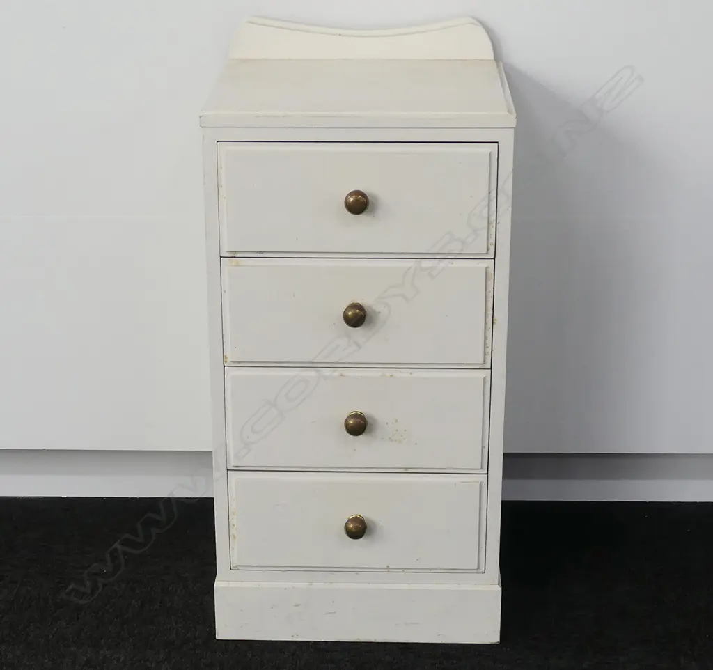 WHITE PAINTED BEDSIDE CHEST OF DRAWERS Image 1++
