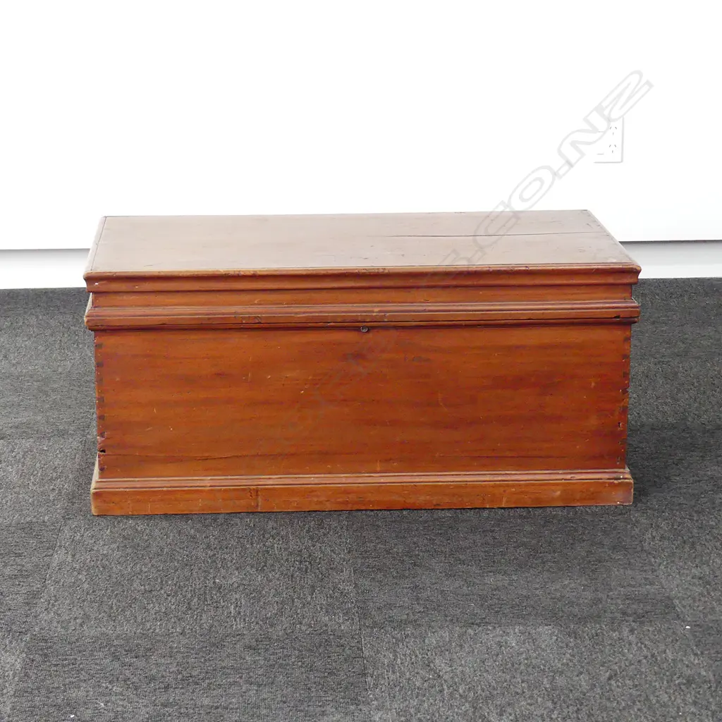 OLD WOODEN TRUNK Image 1++