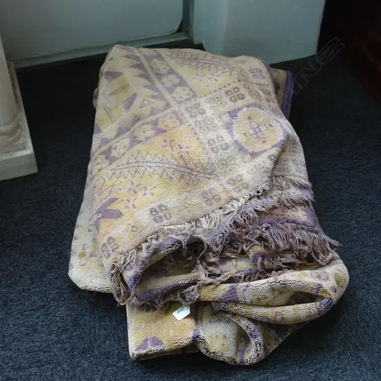 LARGE VINTAGE CARPET MACHINE KNOTTED