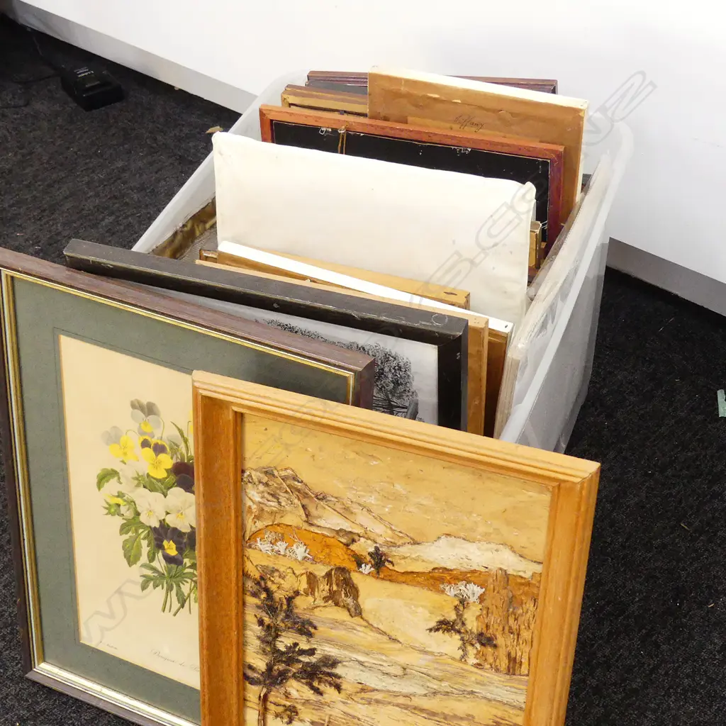 BOX ASST PRINTS/ARTWORKS Image 1++