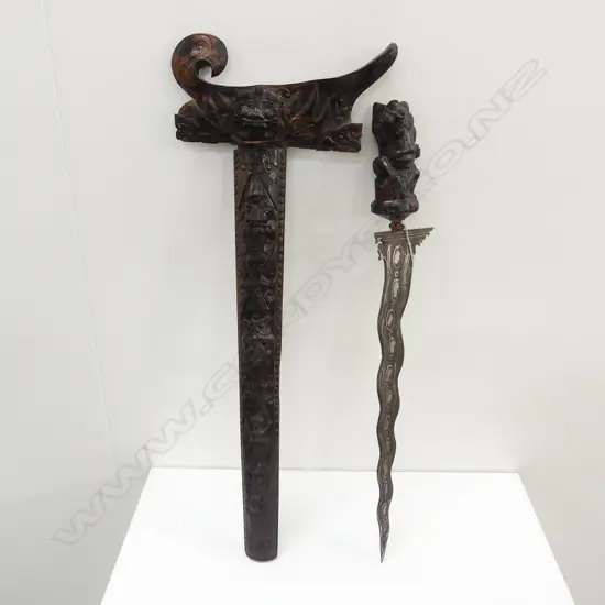 LARGE INDONESIAN KRIS, CARVED FIGURE HANDLE & HILT, L. (INCL. HILT) 640MM