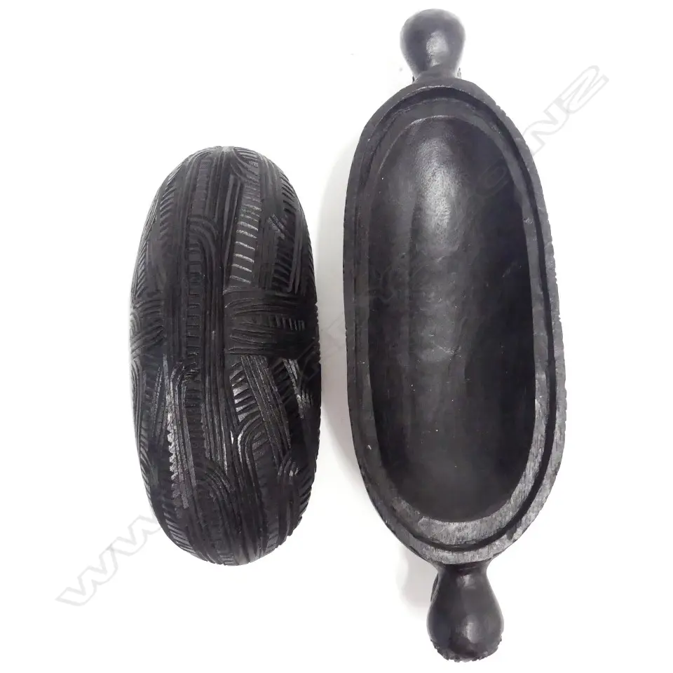 MODERN CARVED MODERN WAKA HUIA, L.340MM Image 1++