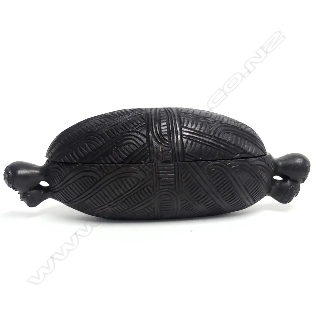 MODERN CARVED MODERN WAKA HUIA, L.340MM Image 1++