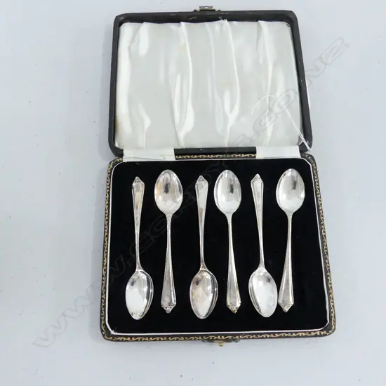 A CASED SET OF 6 STERLING SILVER TEASPOONS W 47G